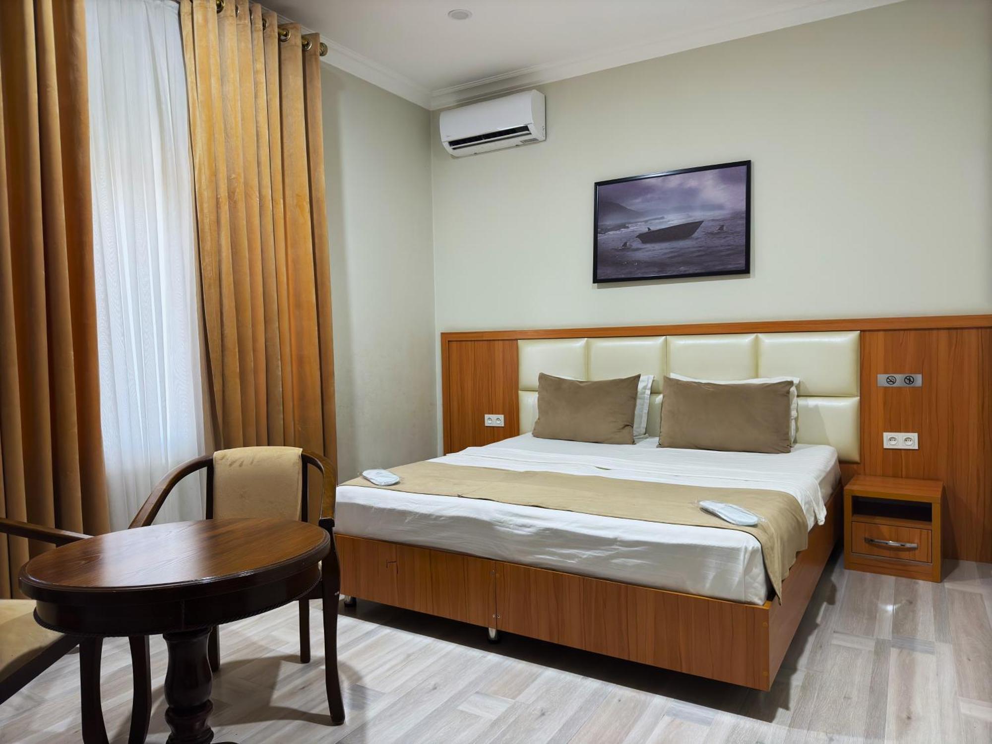The Moon Tashkent Hotel エクステリア 写真