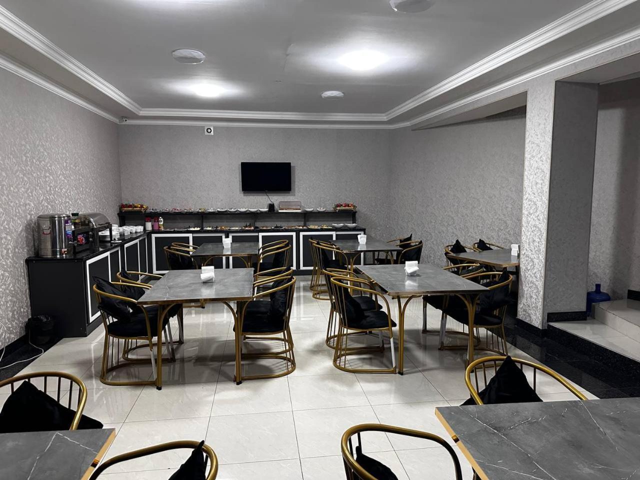 The Moon Tashkent Hotel エクステリア 写真